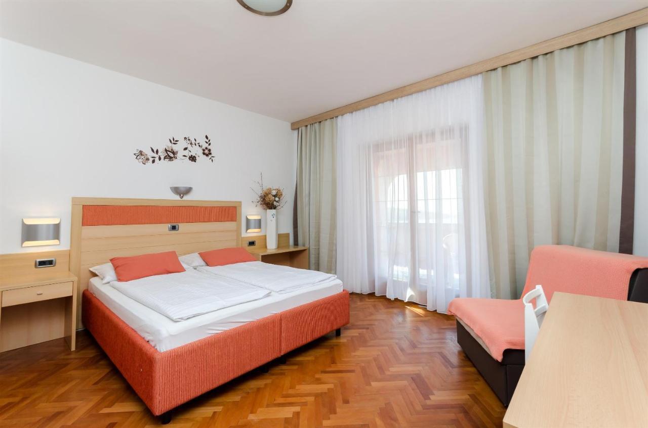 Apartments Mirjana B Lopar Exterior photo
