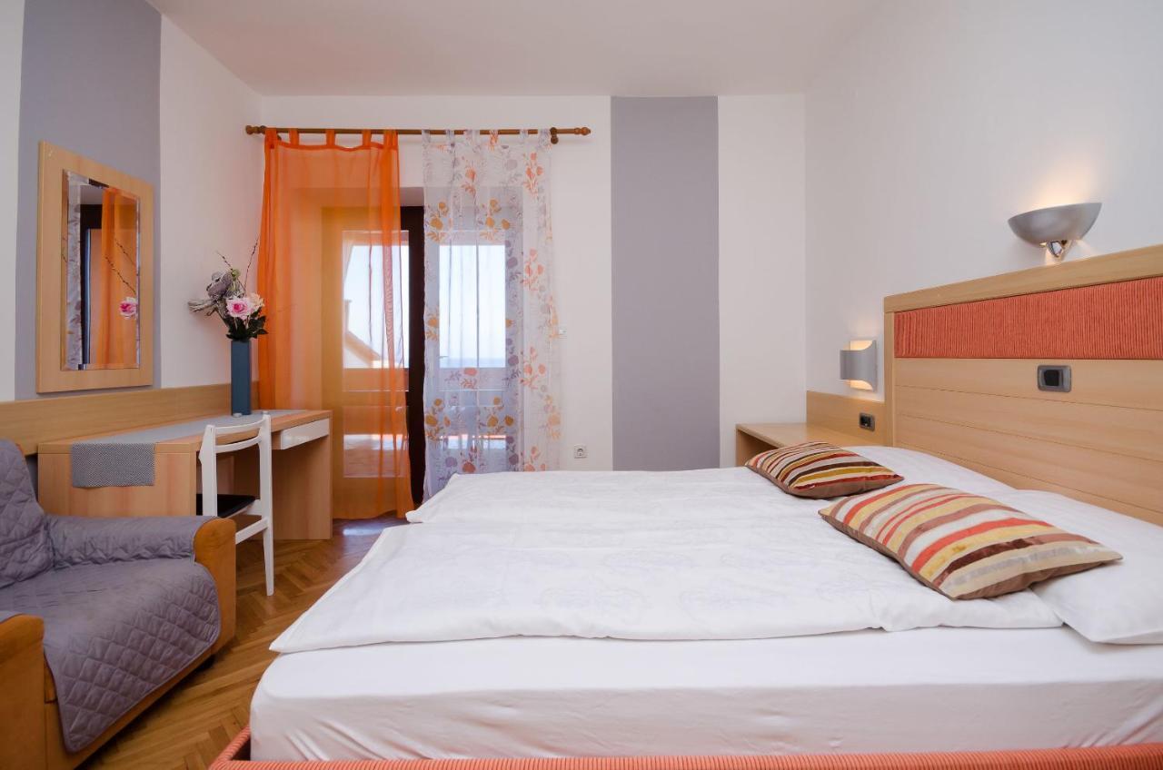 Apartments Mirjana B Lopar Exterior photo