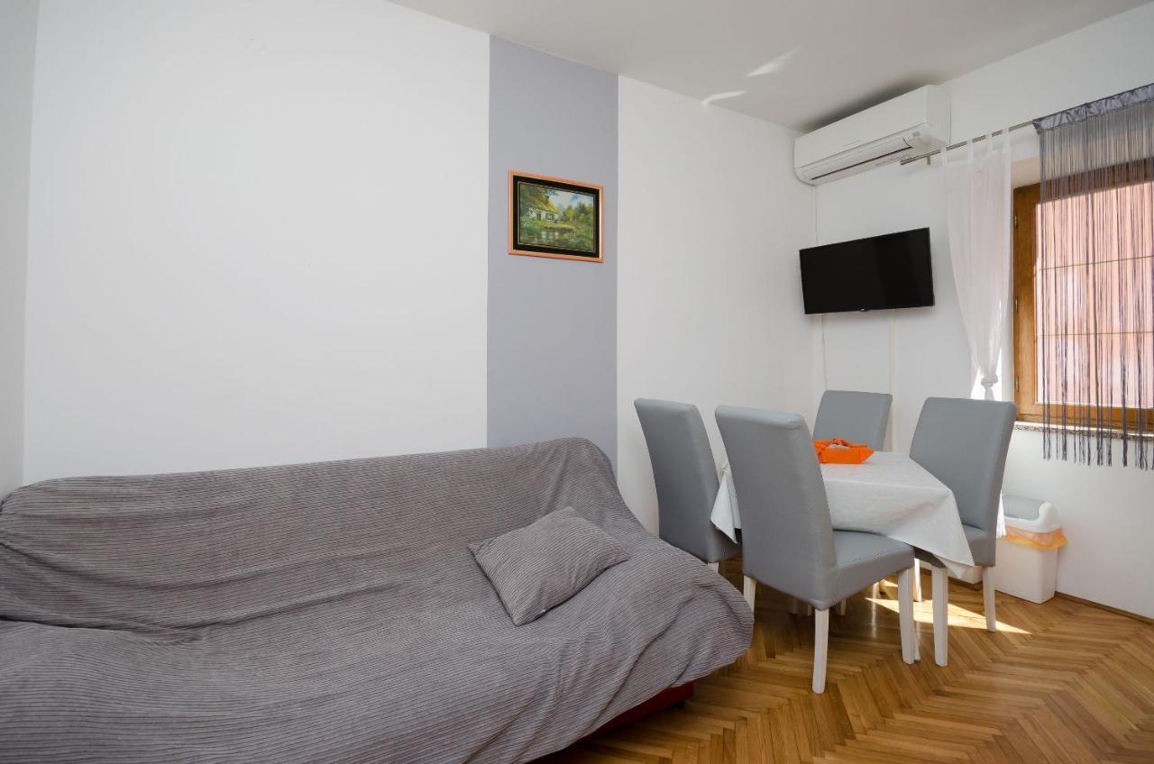 Apartments Mirjana B Lopar Exterior photo