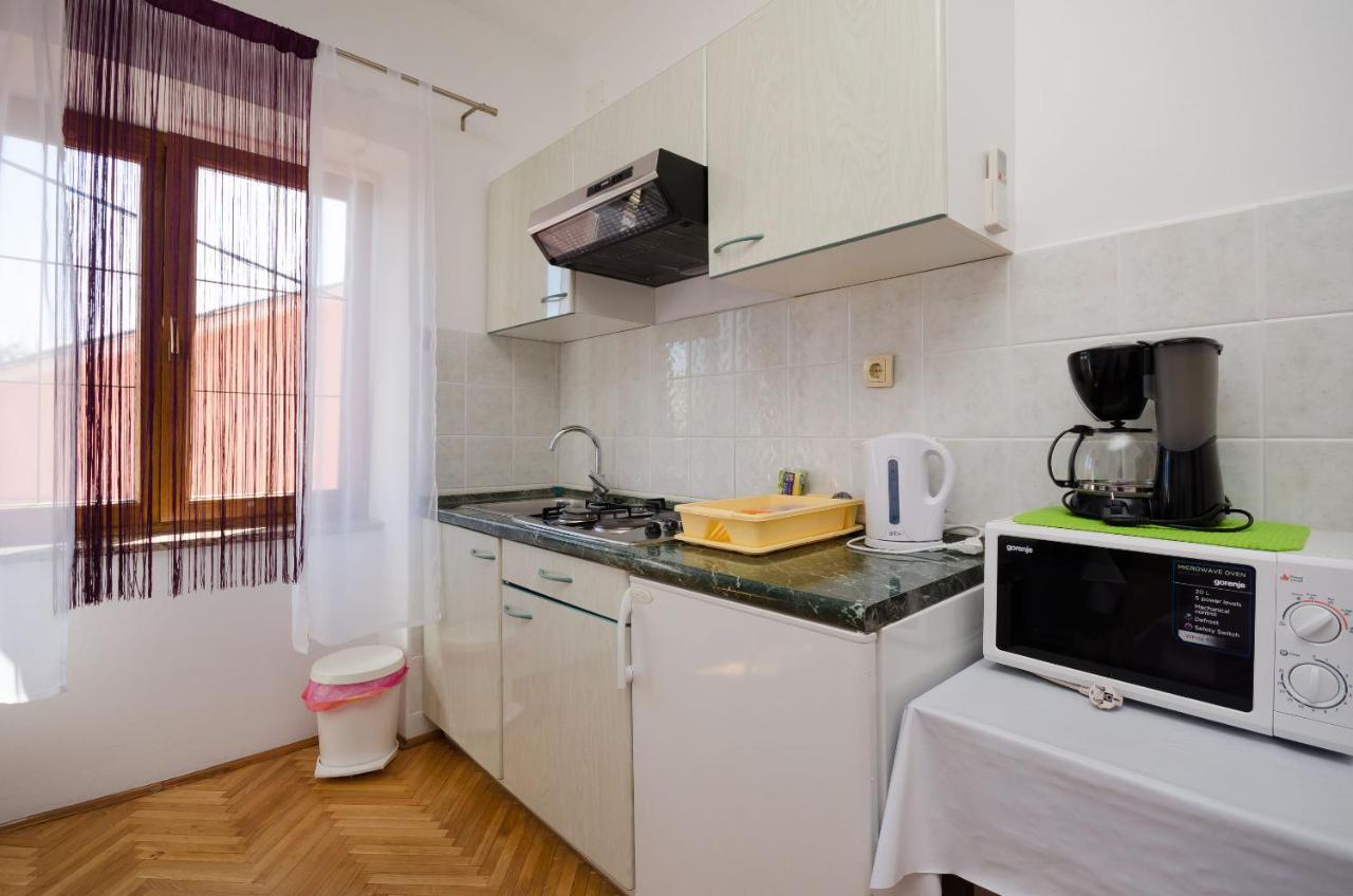 Apartments Mirjana B Lopar Exterior photo