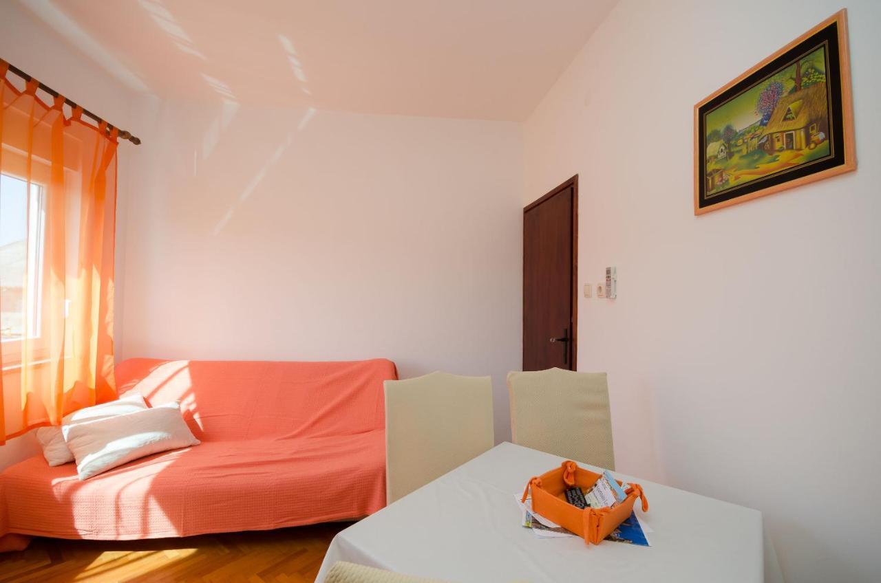 Apartments Mirjana B Lopar Exterior photo