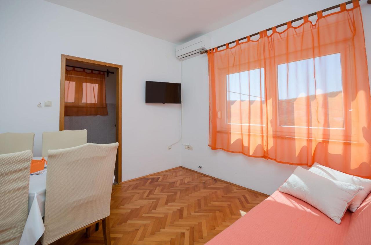 Apartments Mirjana B Lopar Exterior photo