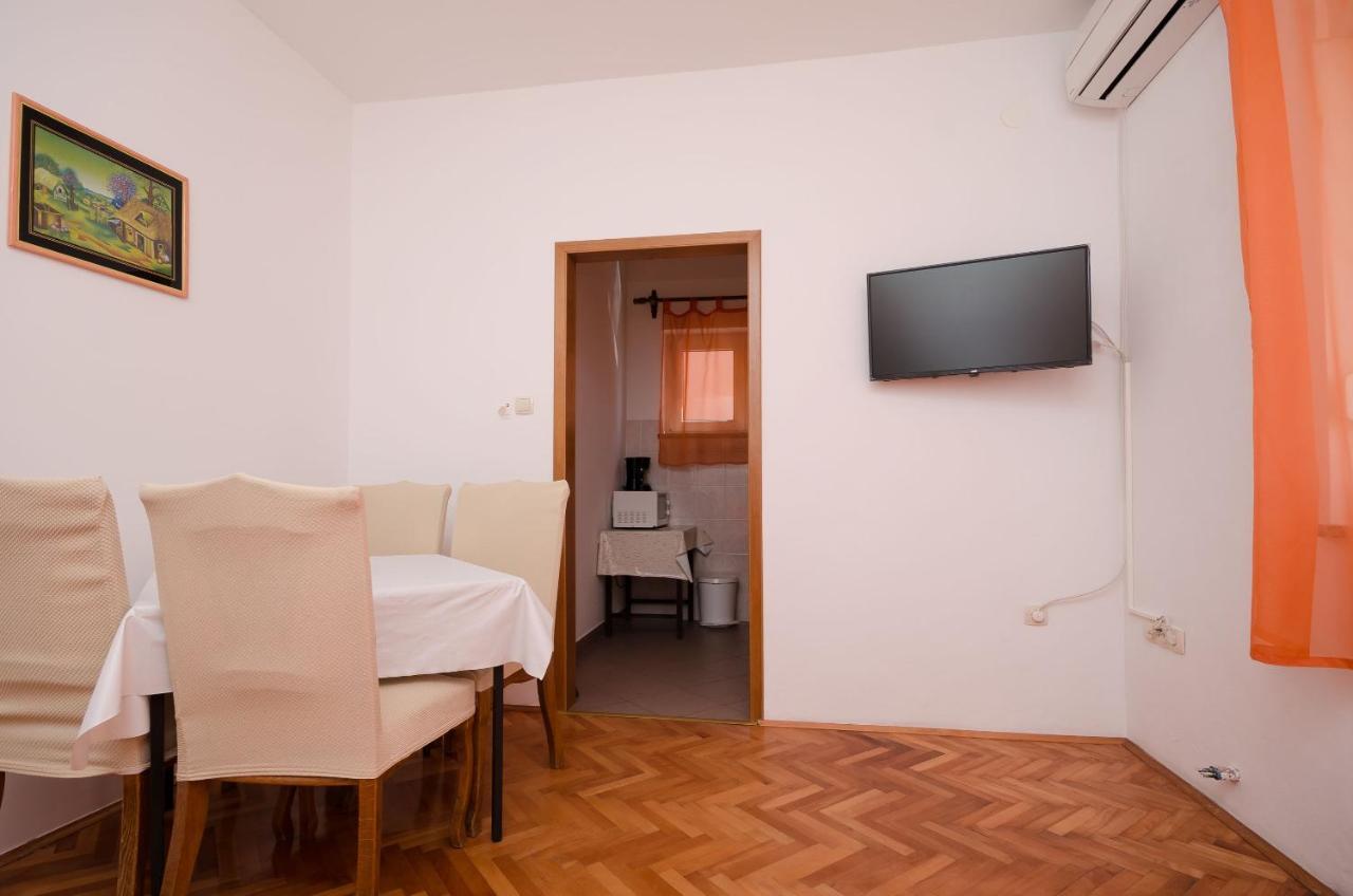 Apartments Mirjana B Lopar Exterior photo